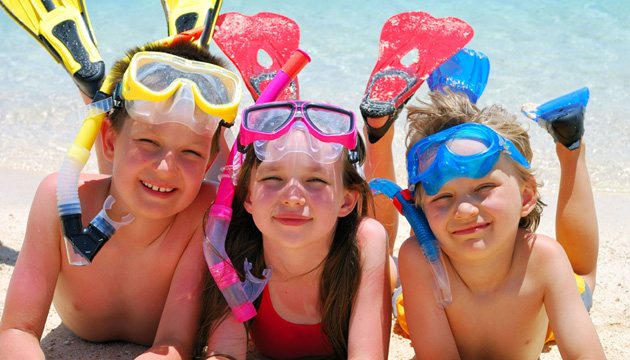 Pronti per le vacanze? Tutti i consigli per far divertire anche i vostri dentini!
